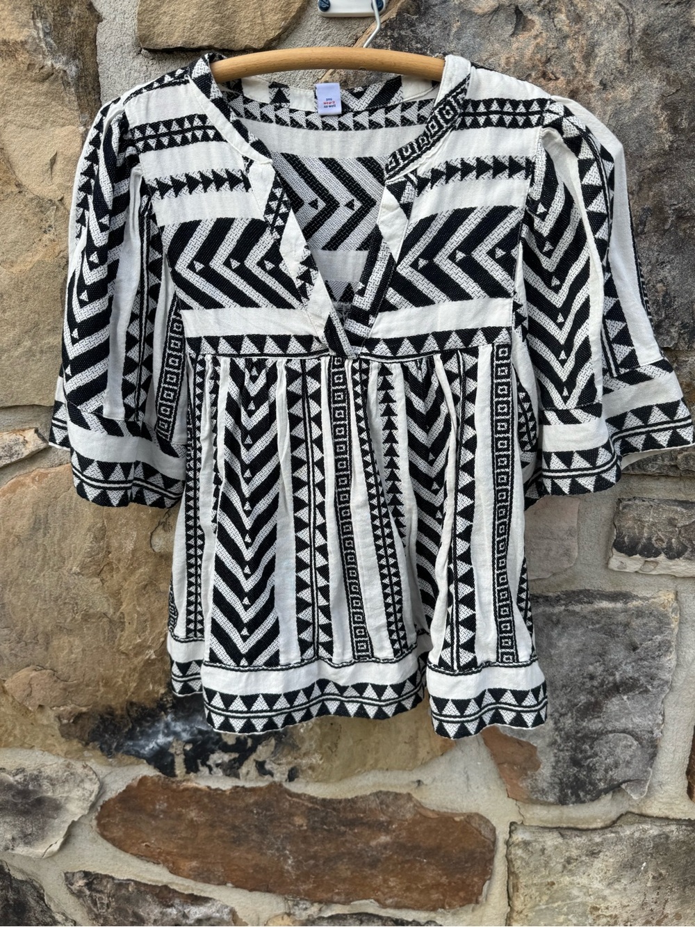 Old Navy Black and White Geometric Boho Peasant Tunic Top Medium Whimsigoth